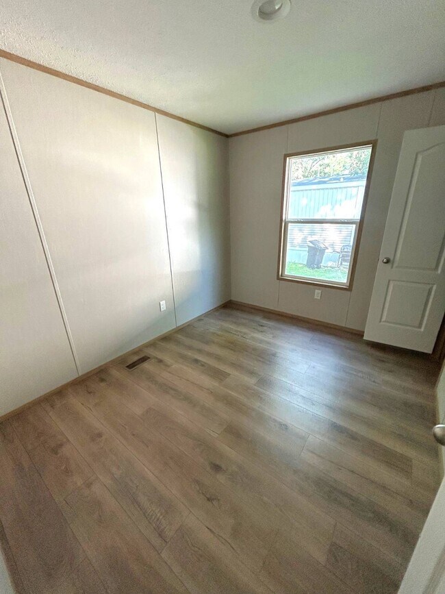 Photo - 6621 W Ridge Rd