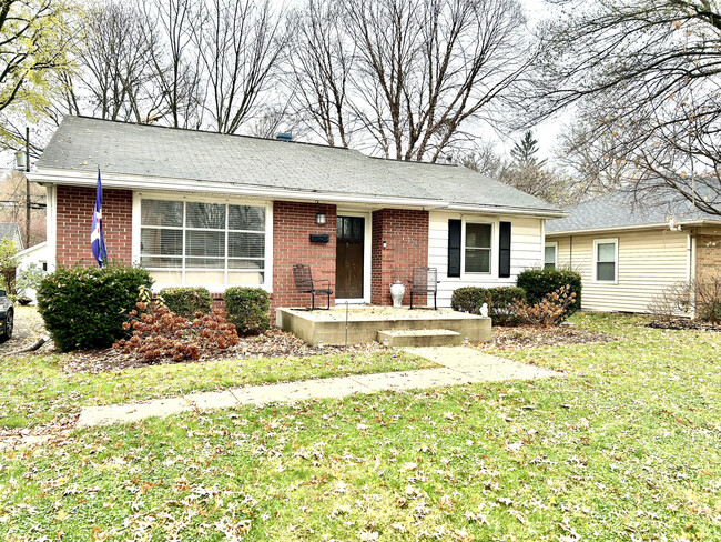 Photo - 5748 Primrose Ave House