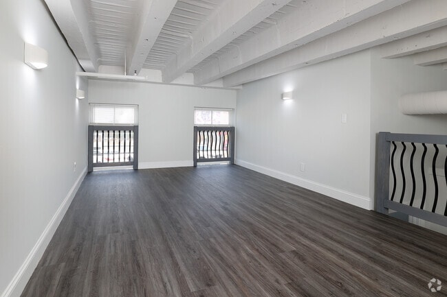 BR,1BA - 1000SF - Loft