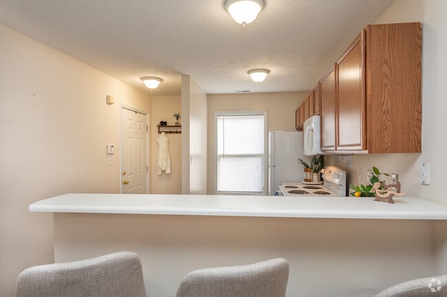 2BR, 2BA - 975SF Juniper - Breakfast Bar - Cumberland Towers