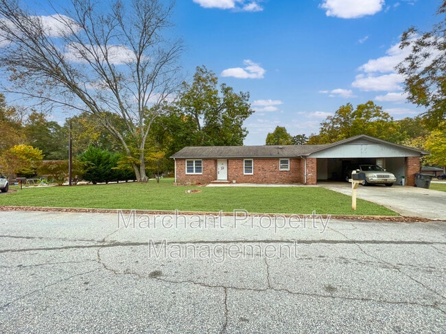 Photo - 104 Lora Ln