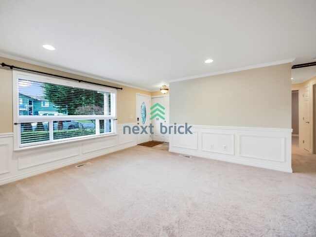 Photo - Beautiful 3 Bedroom and 2 Bathroom Home for Rent!