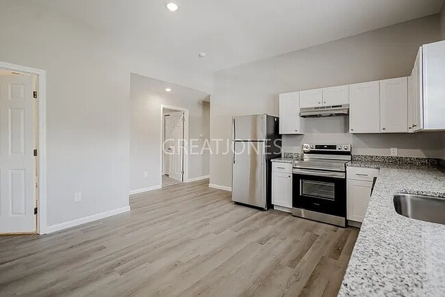 Photo - 113 Sanders St