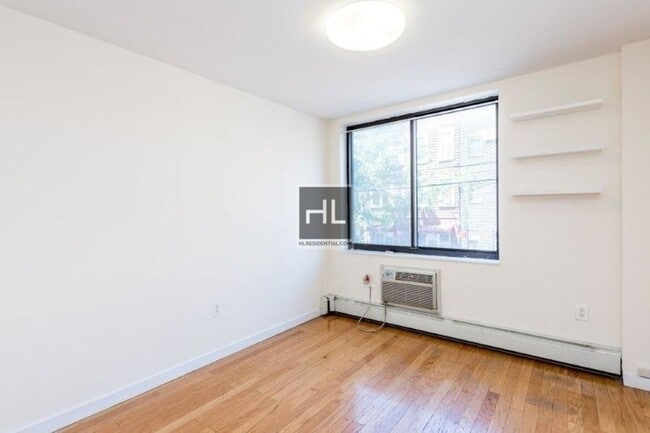 Photo - METROPOLITAN AVENUE Unidad 301