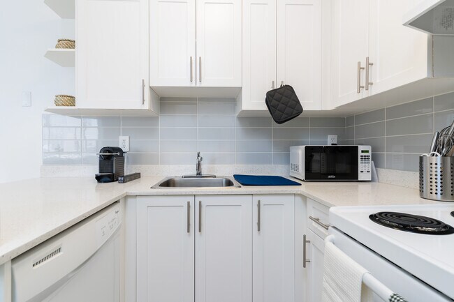 Photo - Somerset Unit 00501