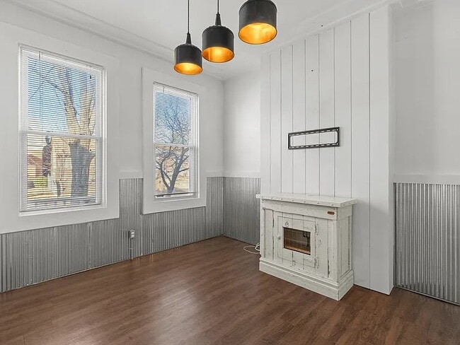 Photo - 6166 Crescent Ave