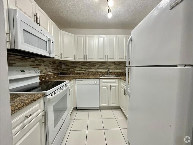 Building Photo - 9517 Fontainebleau Blvd Unit 501-411 Rental