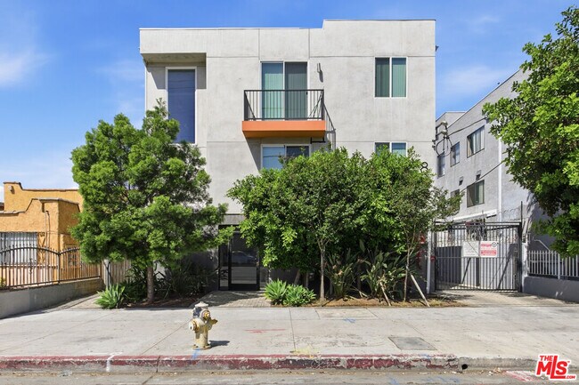 Photo - 8827 Van Nuys Blvd Unit 103