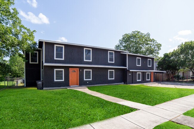 Photo - 2326 Cincinnati Ave