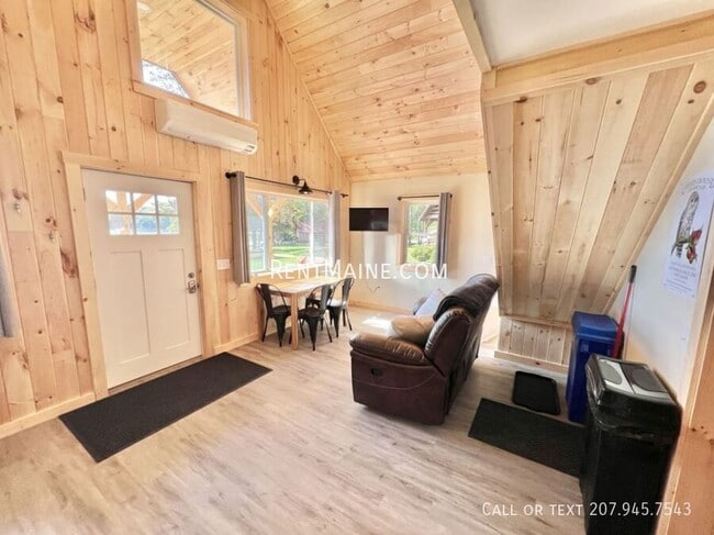 Photo - 8 Sand Beach Ln