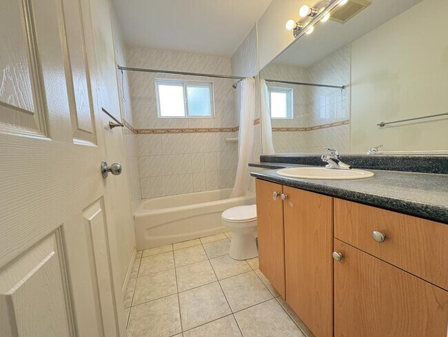 Photo - 2 bedroom in Burnaby BC V5H 3W8