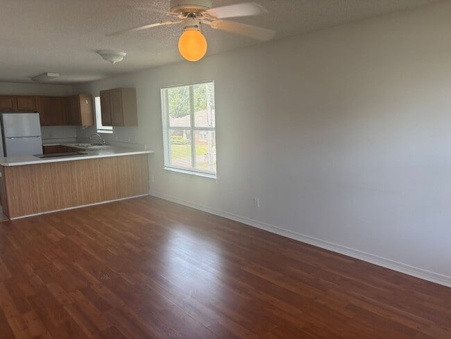Photo - 565 Florosa Ct