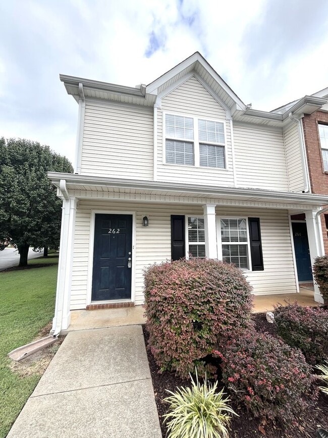 Building Photo - INDIAN PARK END UNIT TOWNHOME!