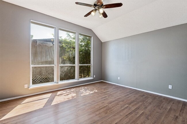Photo - 521 Brazos St