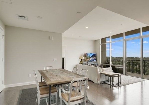 Photo - 4242 Broadway-560.2 Unidad 560.2