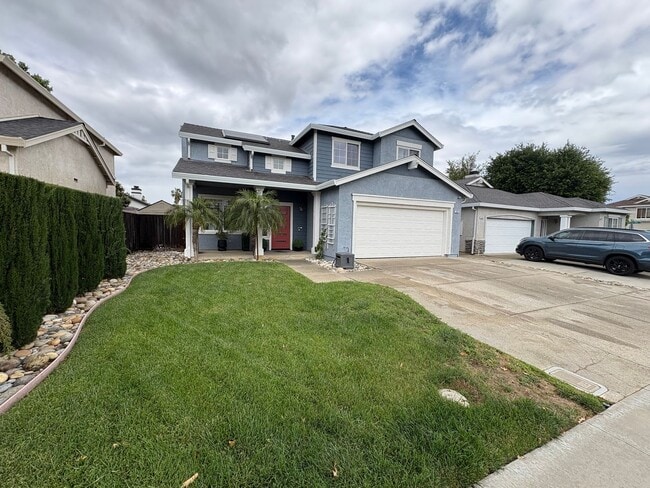 Photo - Beautiful 3 Bedroom 2.5 Bath Brentwood Home With SOLAR