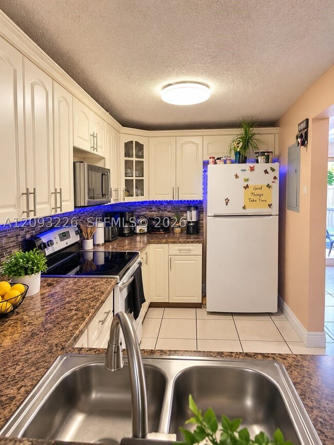 1145 W 42nd St