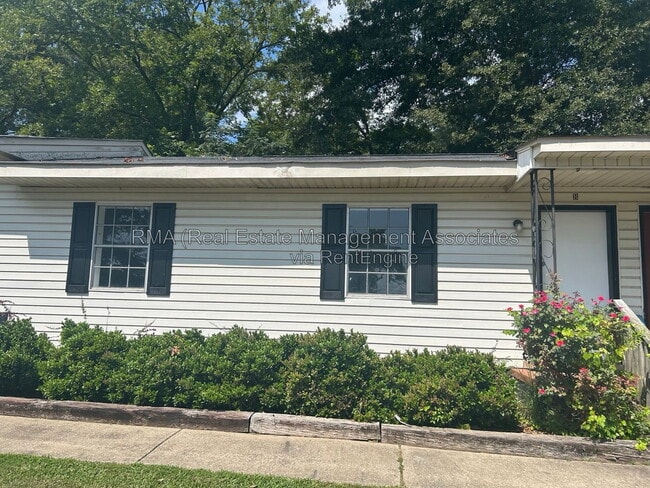 Building Photo - 118 Quincy Ave Unit B
