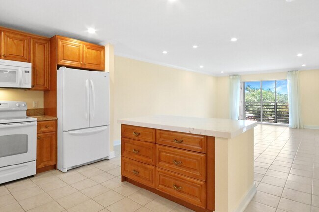 Photo - 717 S US Hwy 1 Unit 712