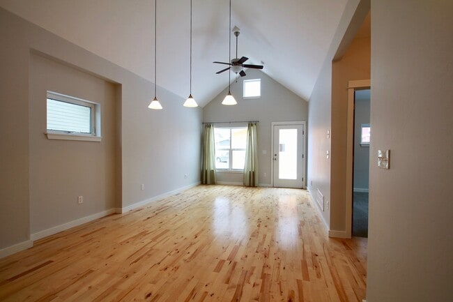 Photo - Adorable Single-Family Home in Valley West!!