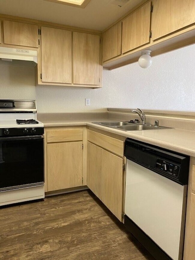 1064 Burton Dr Unit D
