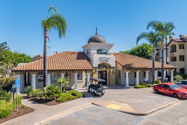 Centro de Arrendamiento - Toscana at Rancho Del Rey