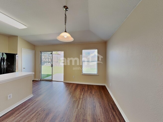 Photo - 820 Bee Creek Ln