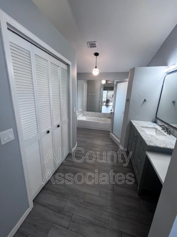 Photo - 8302 Matthew Dr