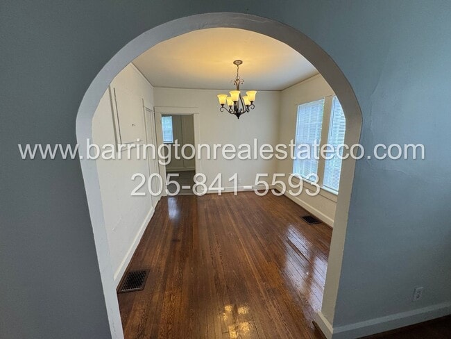 Photo - 827 6th Ave W