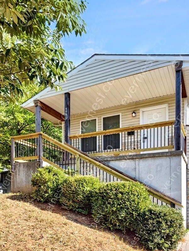 Photo - 4900 E 39th St