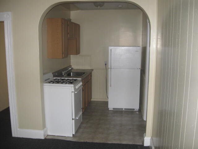 Photo - 271 Woonasquatucket Ave