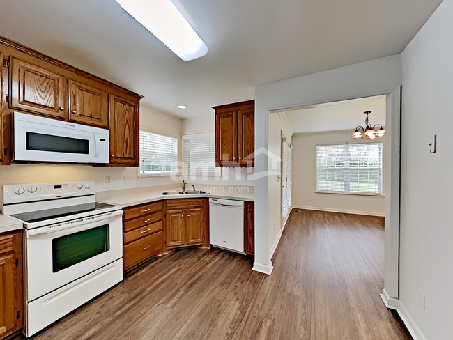 Photo - 1914 Amacher Dr