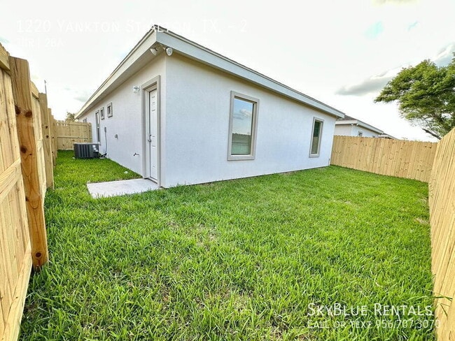 Photo - 1220 S Yankton St Unit 2