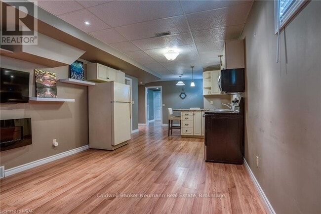 Photo - 19 Peachtree Crescent