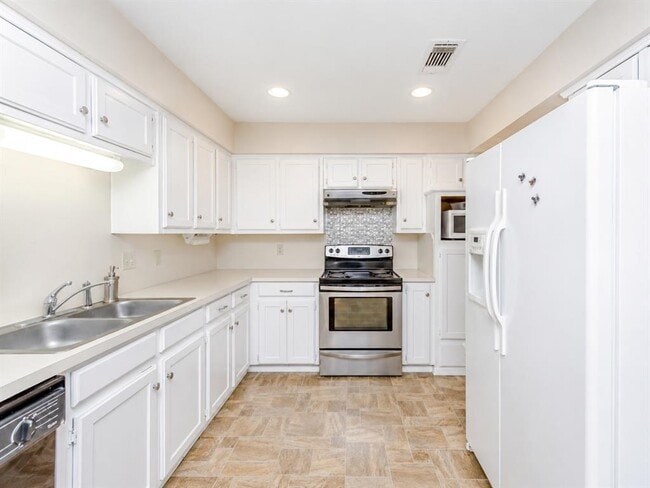 Photo - 2217 Parkside Dr