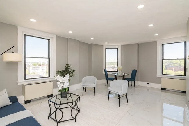 Photo - 140 Chestnut St