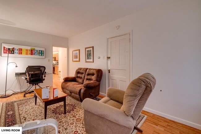 Photo - 513 1/2 W James St Unit 1