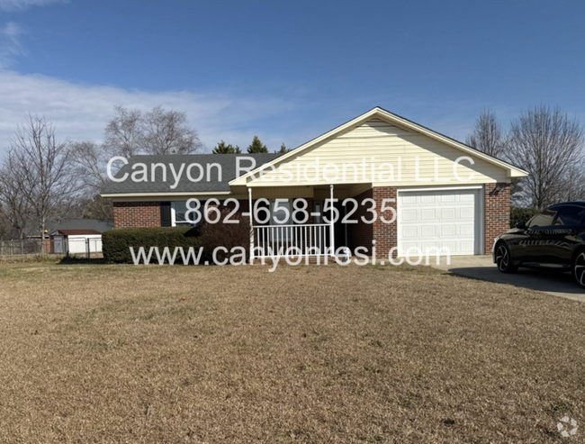 Building Photo - Charming Dovefield Haven: Timeless Appeal ... Rental