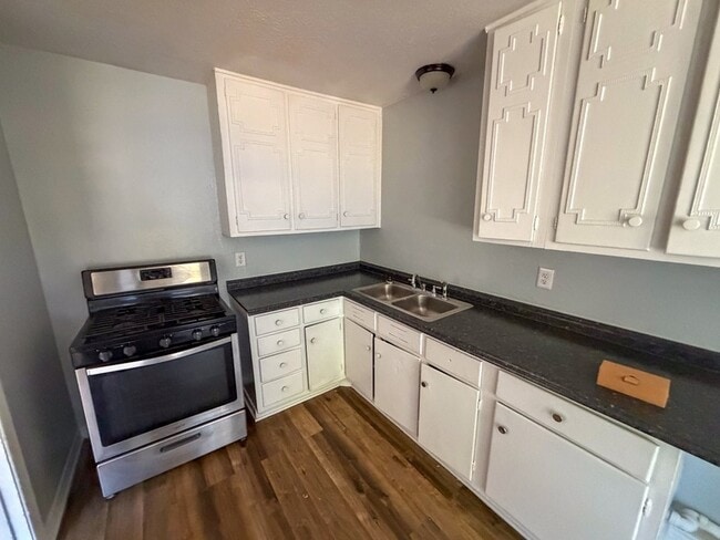 121 Vandenburg Dr Unit B