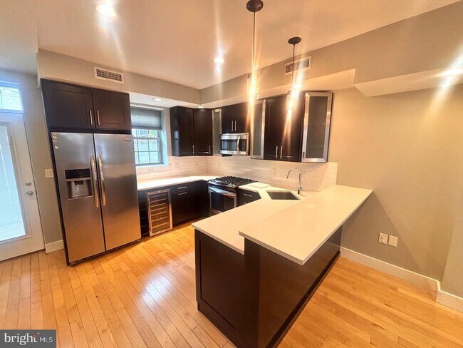 Photo - 533 Manton St