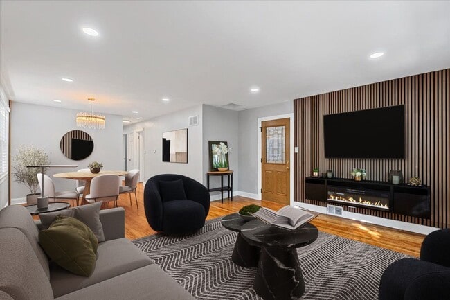 Photo - 6422 N Seeley Ave Unit 2