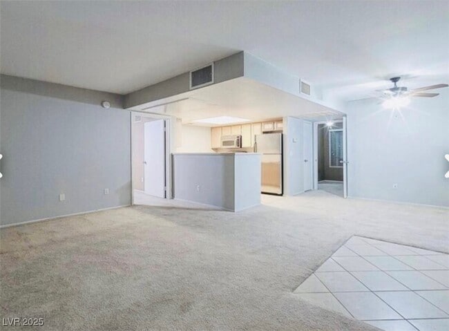 Building Photo - 8070 W Russell Rd Unit 2094