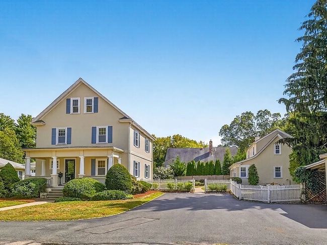 Photo - 39R Twitchell St