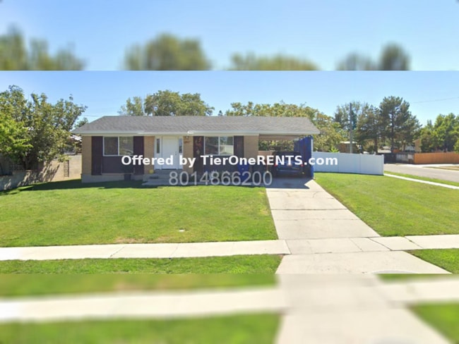 Building Photo - Charming 4-Bedroom Home with Hardwood Floo...