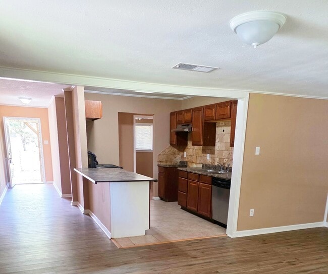 Photo - 1301 Meadowview Dr