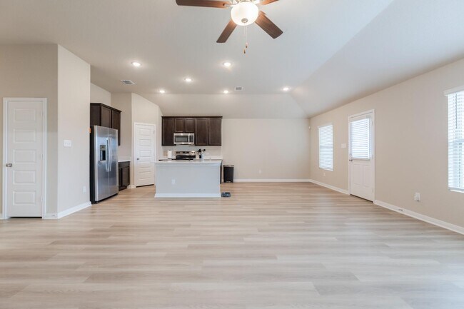 Photo - 3035 Selhurst St