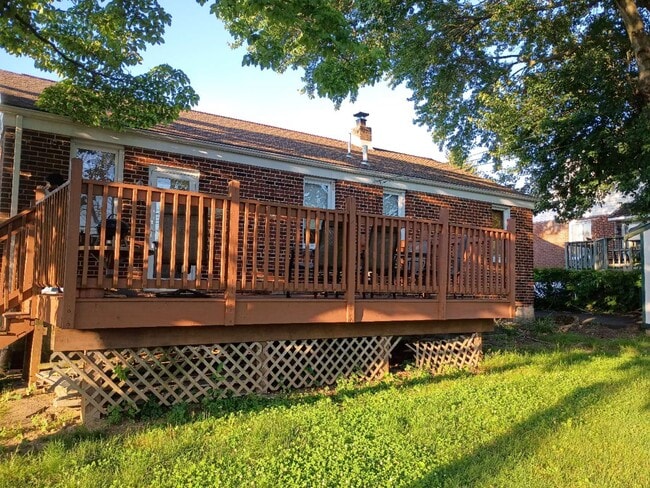 Photo - 546 Larkspur St