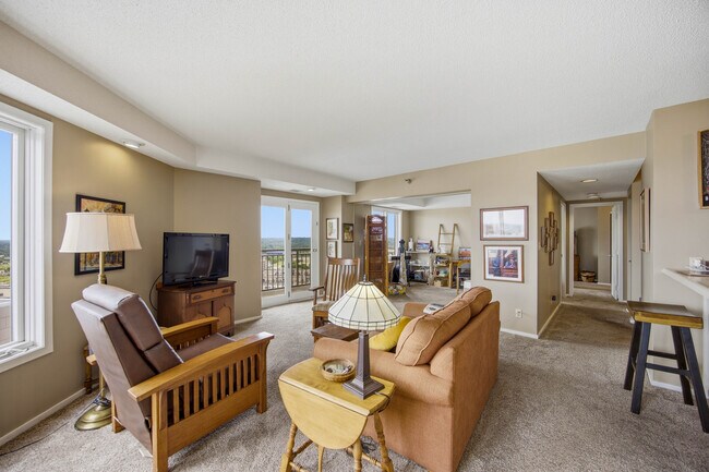 Photo - 300 Walnut St Unit 2008