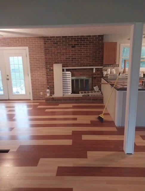 Photo - 1582 Main St