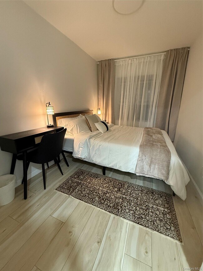 Photo - 168-47 93rd Ave